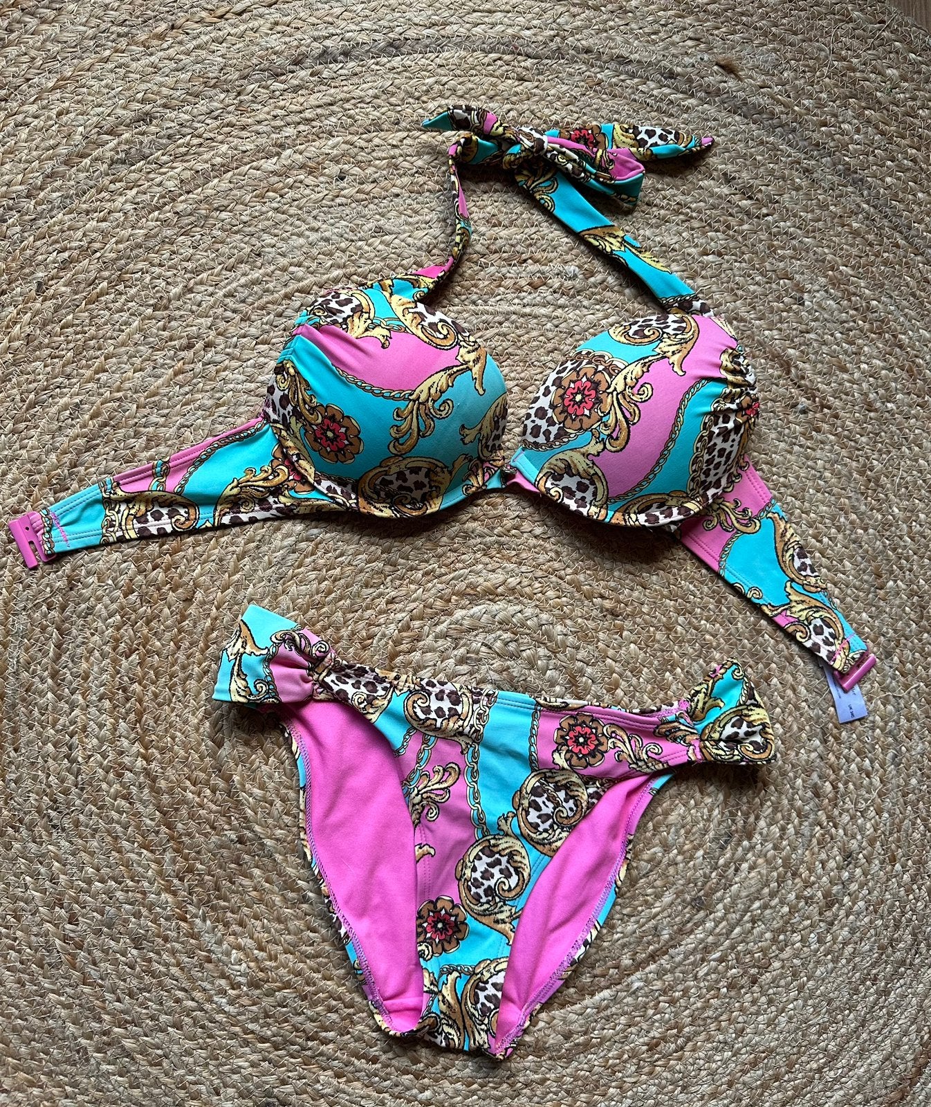 Bikini set van hunkemöller met kleurrijke / luipaard print, Kleding | Dames, Ophalen of Verzenden, Zo goed als nieuw, Bikini