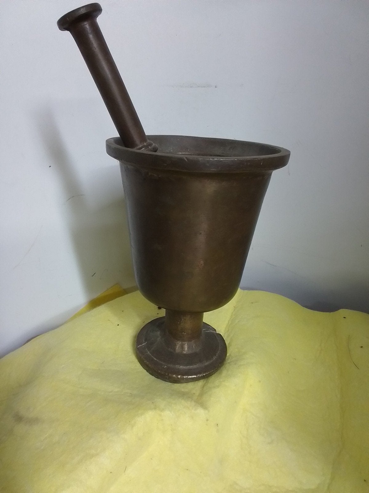 15884) mooie grote antieke  Apothekers vijzel met stamper, Ophalen of Verzenden