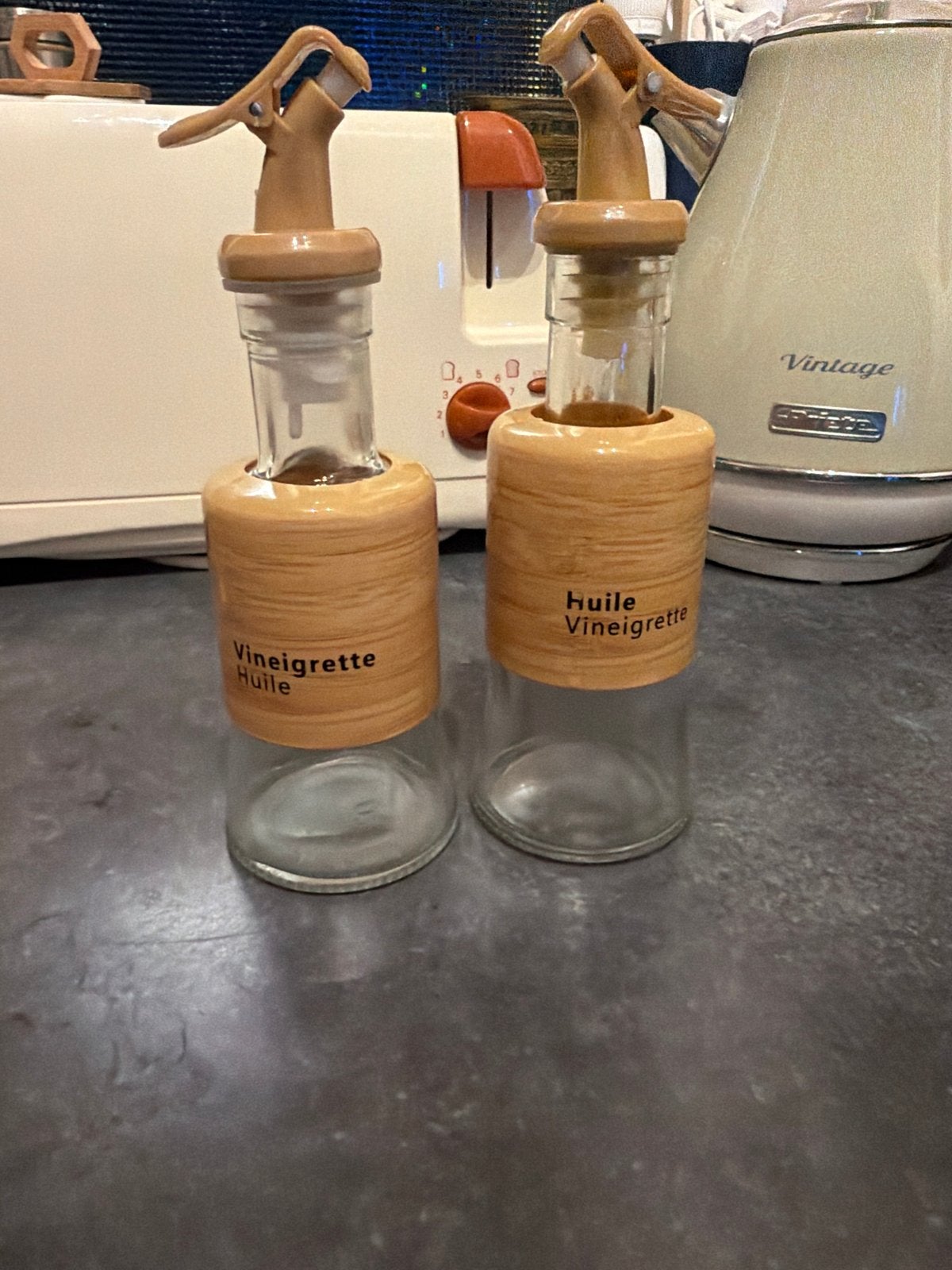 Nieuw Olie- en azijnflessen set - Vinaigrette & Huile, Huis en Inrichting, Ophalen of Verzenden, Zo goed als nieuw, Bruin, Glas