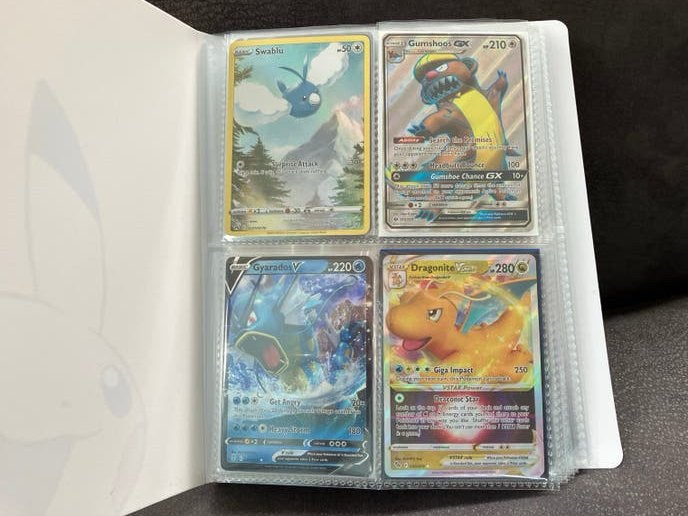 Pokemon kaarten map pikachu gevuld, Ophalen of Verzenden, Zo goed als nieuw, Meerdere kaarten