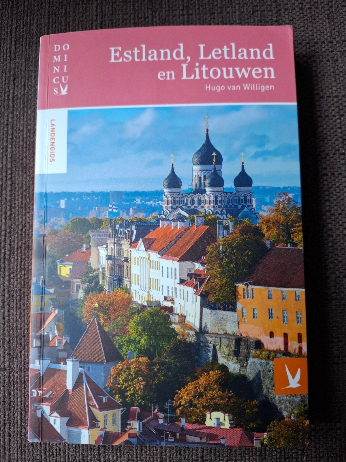 Dominicus Landengids: Estland, Letland en Litouwen, Hugo van Willigen, Europa, Ophalen of Verzenden, Reisgids of -boek