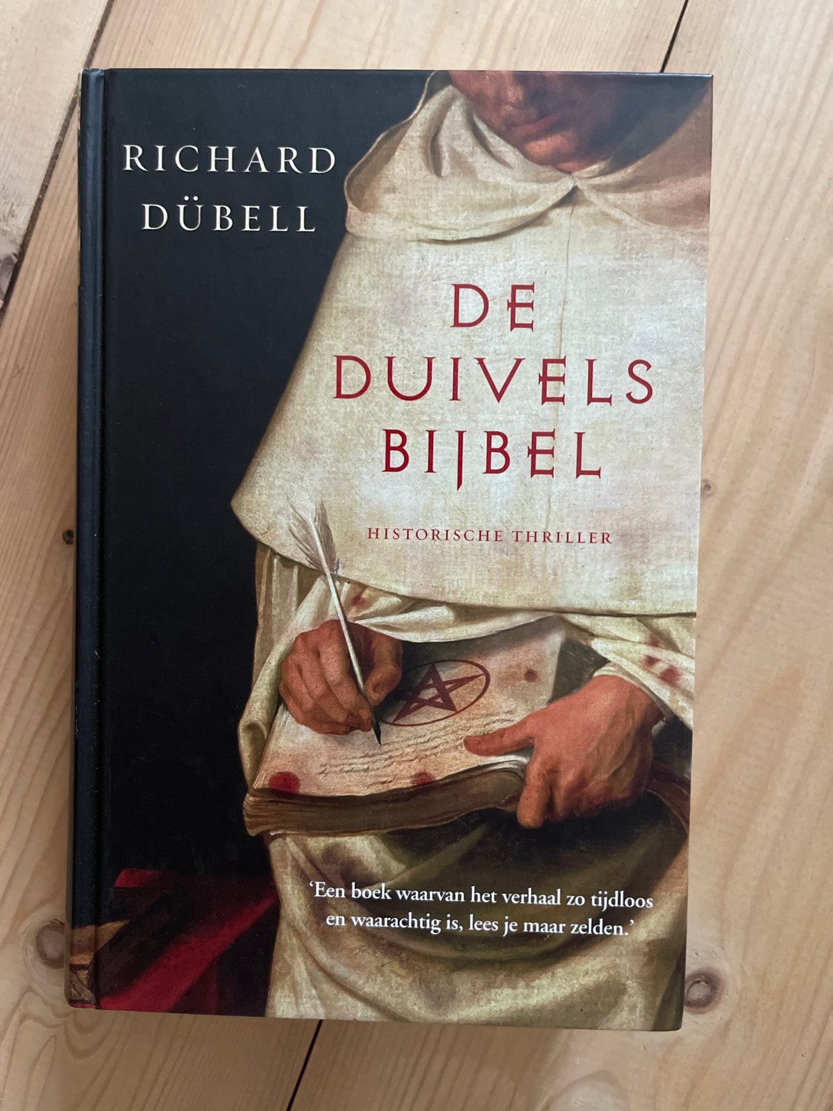 De Duivelsbijbel - Richard Dübell (Historische thriller), Boeken, Ophalen of Verzenden, Zo goed als nieuw, Europa overig
