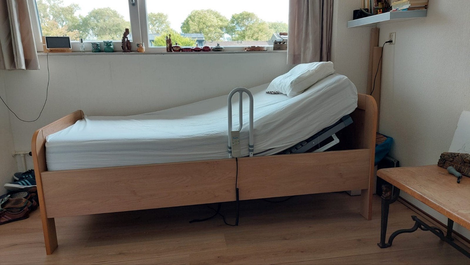 Elektrisch Bed, Ophalen of Verzenden, Eenpersoons, Hout