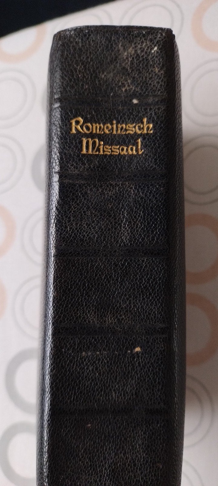 Romeinsch Missaal met Vespers - Oud Kerkboek, Antiek en Kunst, Ophalen of Verzenden, F. Van Baarlen, pr.