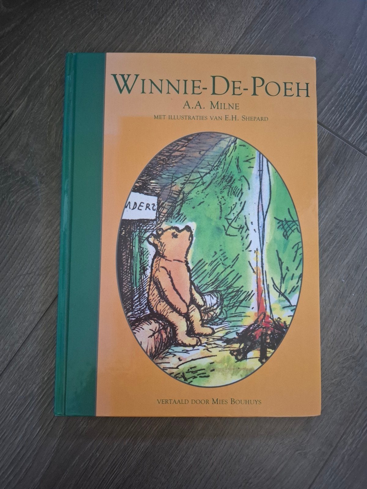 Winnie De Poeh door A.A. Milne - Klassiek Kinderboek, Ophalen of Verzenden, Zo goed als nieuw, A.A. Milne, Fictie algemeen