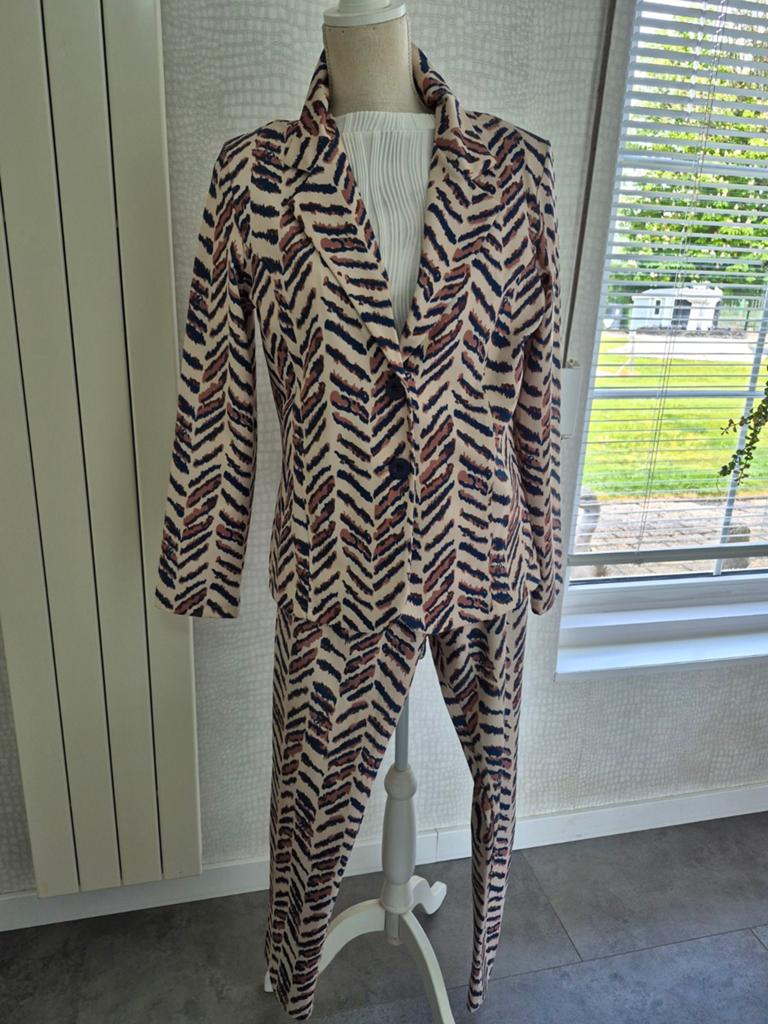 Angelle Milan Pak met subtiele print - Blazer XXL, Broek XL, Kleding | Dames, Kostuum of Pak, Angelle Milan, Beige, Maat 46/48 (XL) of groter