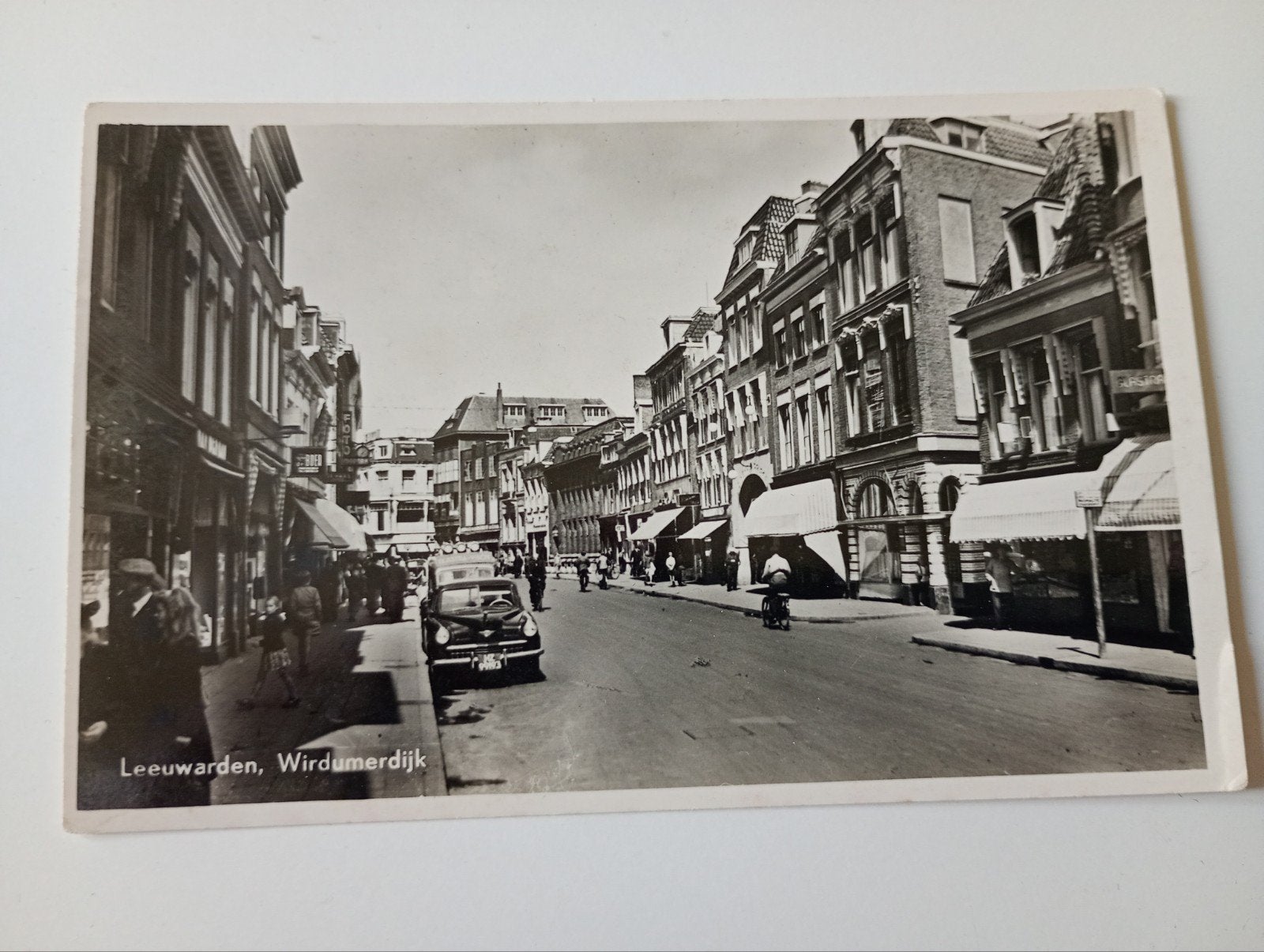 Leeuwarden Wirdumerdijk met Auto, Ophalen of Verzenden, 1940 tot 1960, Ongelopen, Friesland
