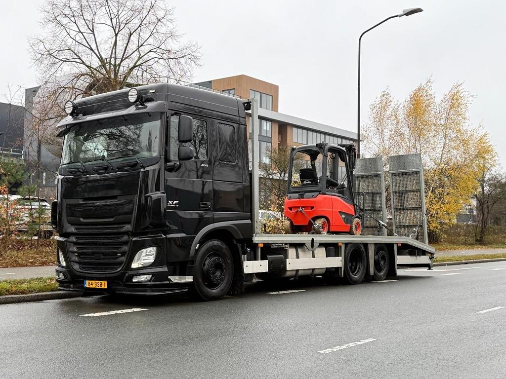 Daf XF 460 FAR Oprijwagen oprij machinetransporten Oprijbak, Auto's, Stoelverwarming, 462 pk, Overige brandstoffen, Zwart