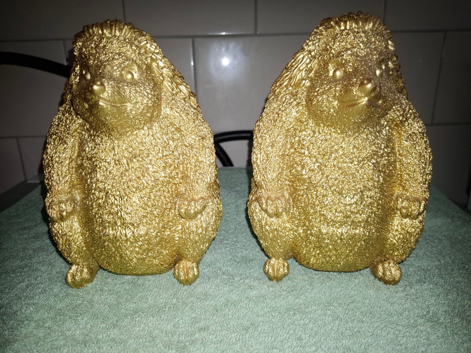 Gouden Egel Beeldjes - Set van 2, Overige materialen, Verzenden, Zo goed als nieuw, Goud