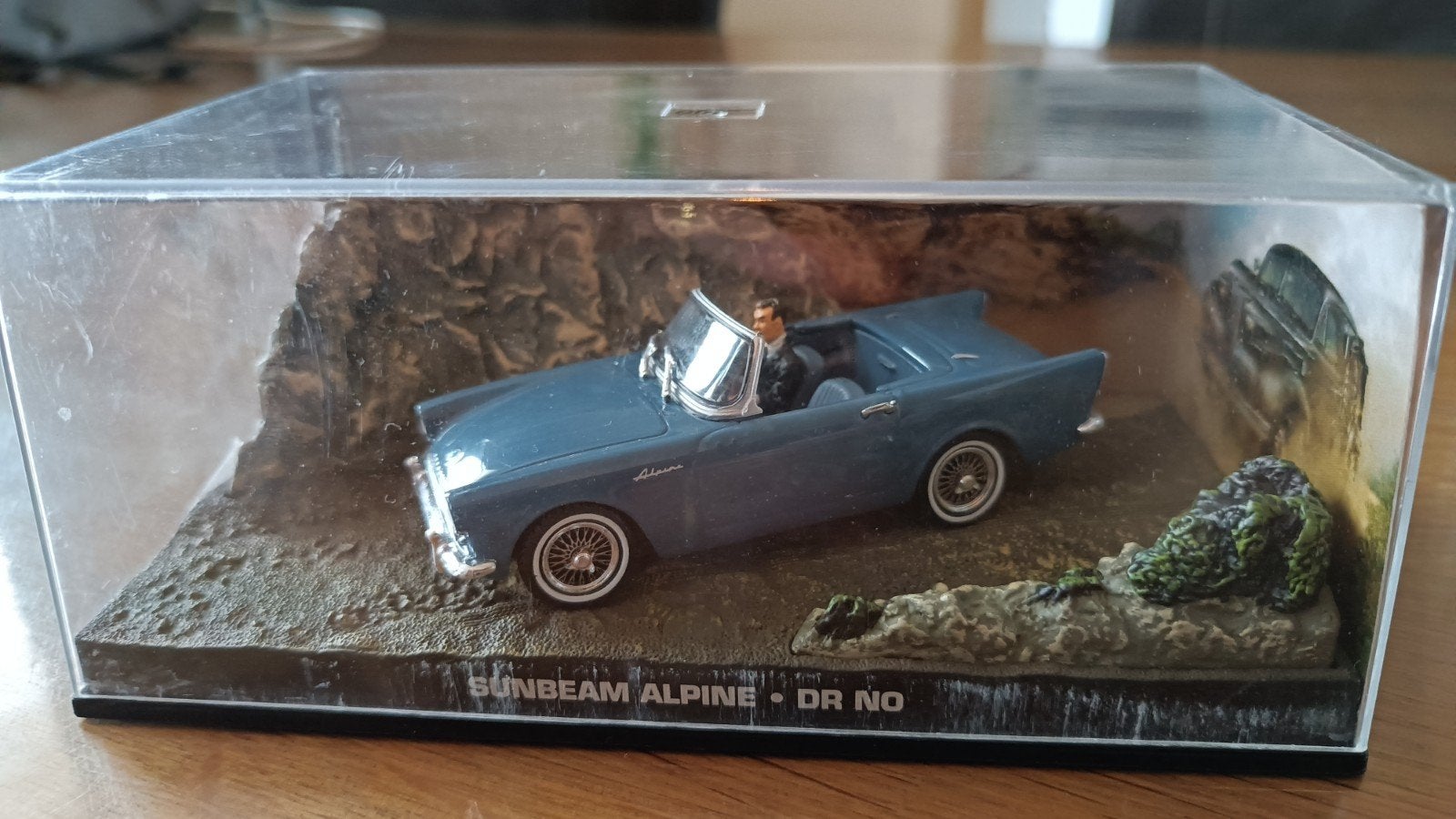 James Bond Sunbeam Alpine Dr. No modelauto, Ophalen of Verzenden, Zo goed als nieuw