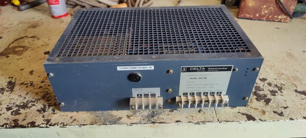 DELTA Elektronika M 24-20 HE Voeding 24V DC 20A, Hobby en Vrije tijd, Elektronica-componenten, Ophalen of Verzenden, Gebruikt