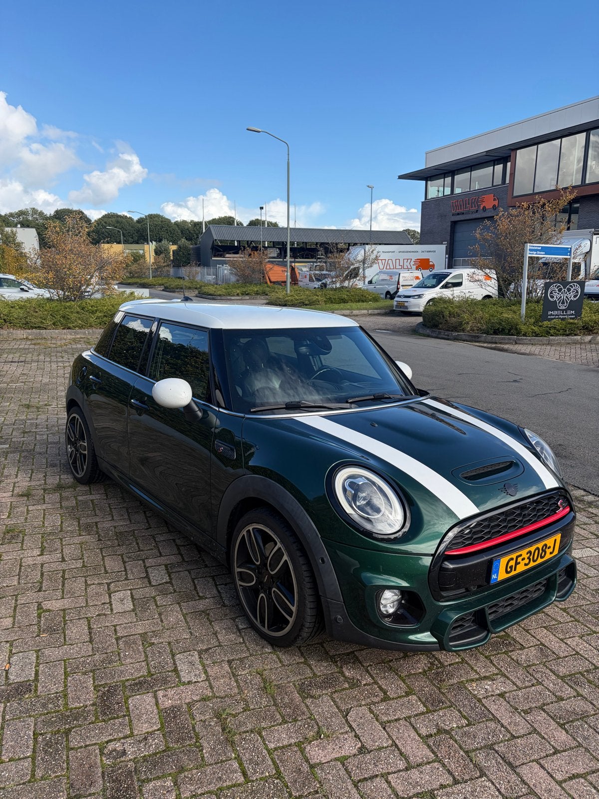 Mini 2.0 Cooper S 5D AUT 2015 Groen, Auto's, 1998 cc, Origineel Nederlands, Particulier, 57 €/maand