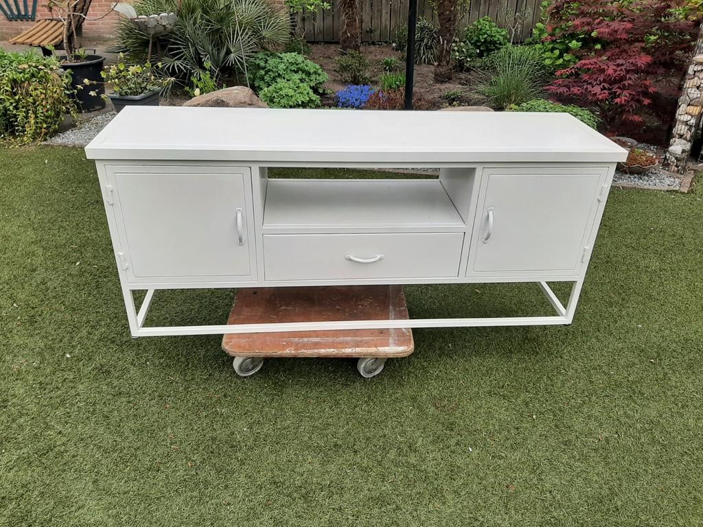 Te koop stalen 't v kast, Zo goed als nieuw, Minder dan 100 cm, 25 tot 50 cm, 50 tot 100 cm