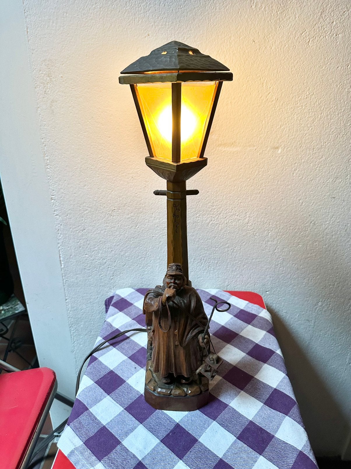 Oude houtsnijwerk lamp, Antiek en Kunst, Curiosa en Brocante, Ophalen of Verzenden