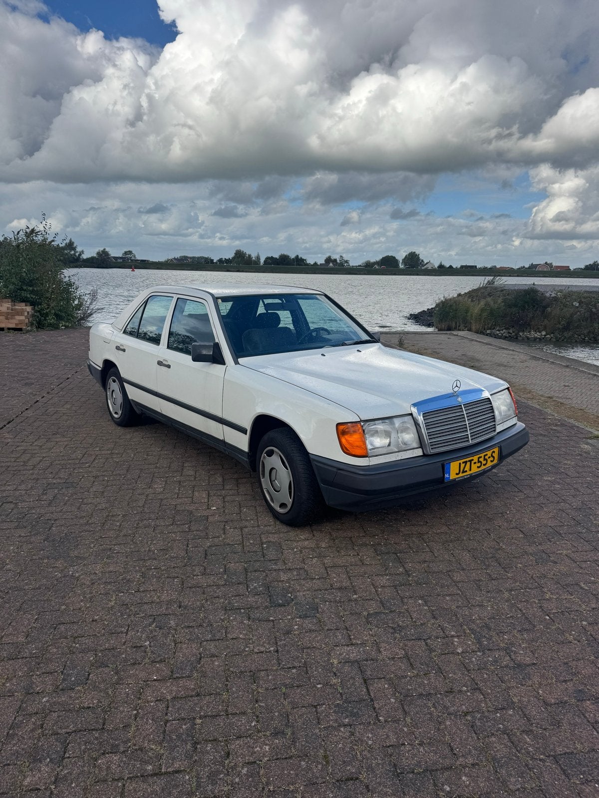 Belastingvrije Mercedes-Benz Mercedes w124 1985 Wit, 1983 cc, Diesel, Particulier, 1199 kg