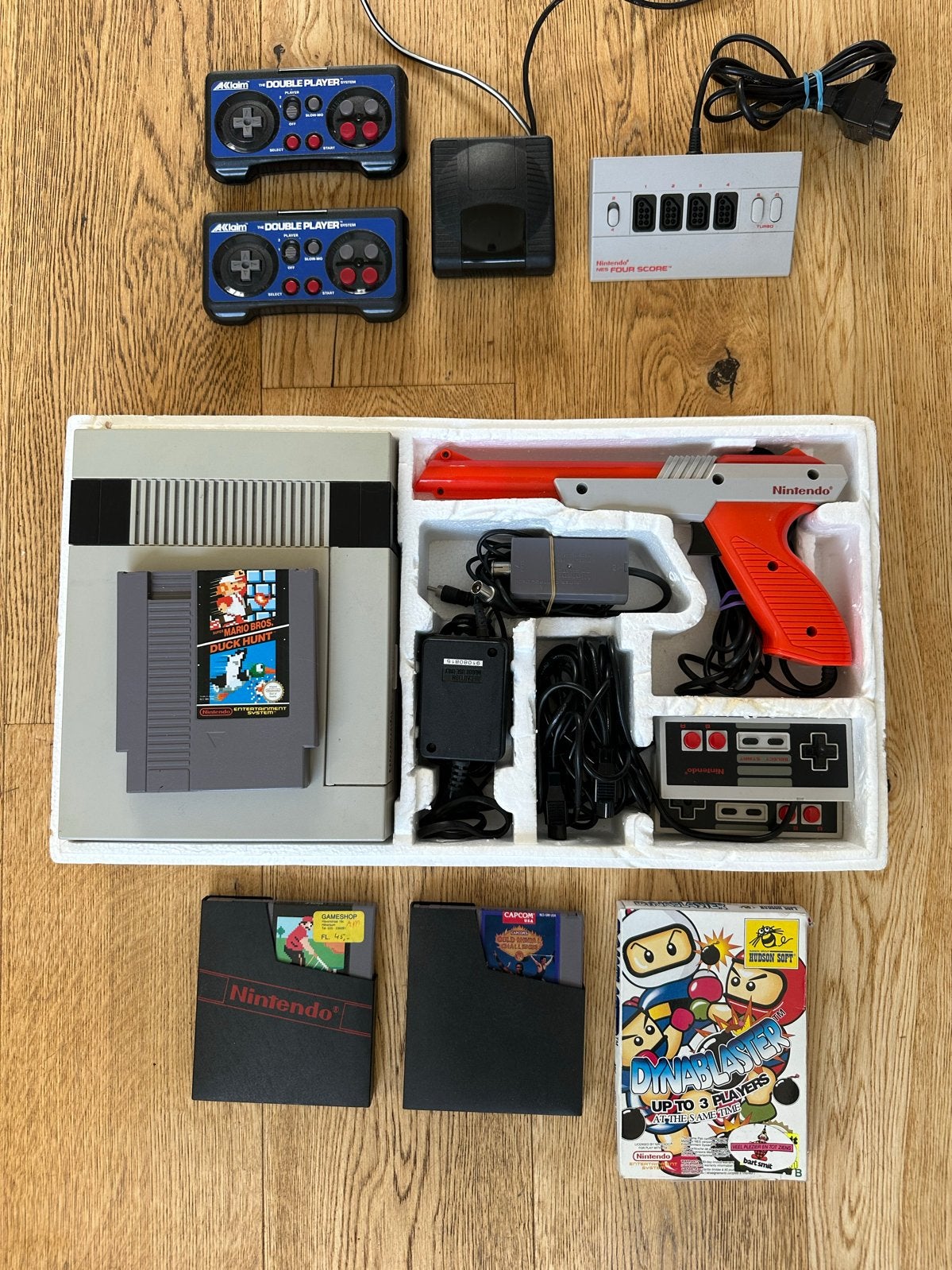 Vintage Nintendo NES Action Set met 4 spellen en accessoires, Ophalen, Gebruikt, Met 3 controllers of meer, Met games