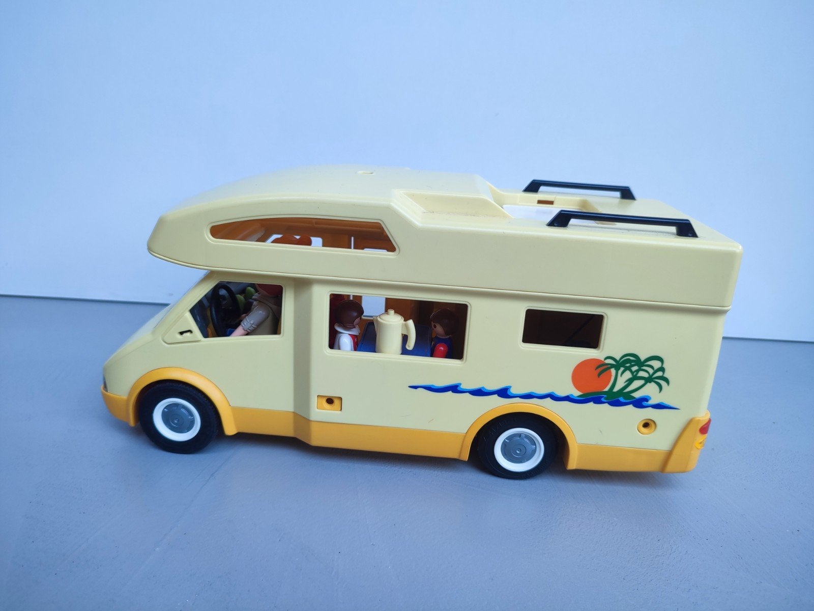 Playmobil Camper met familie en accessoires, Ophalen of Verzenden, Gebruikt, Jongen of Meisje