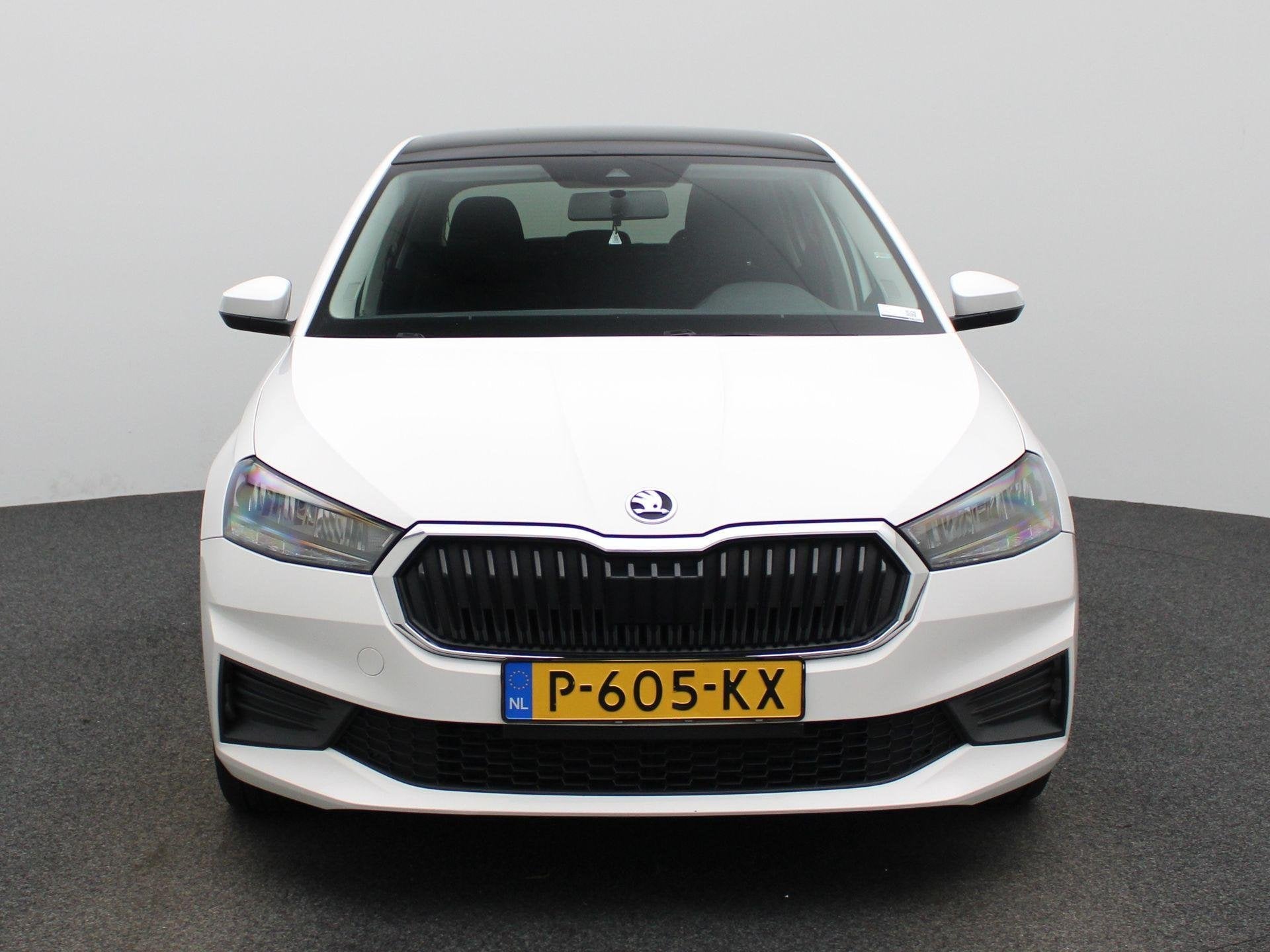 Skoda Fabia 1.0 TSI Ambition | PANORAMADAK | PARKEERSENSOREN, Voorwielaandrijving, 12 maanden, Stof, Euro 6