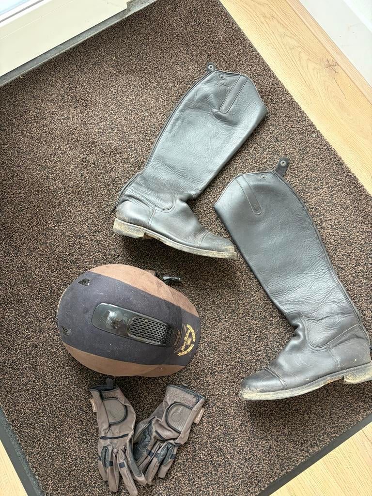 Paardrijlaarzen en cap, Dieren en Toebehoren, Paardrijkleding, Ophalen, Gebruikt, Overige soorten, Cap