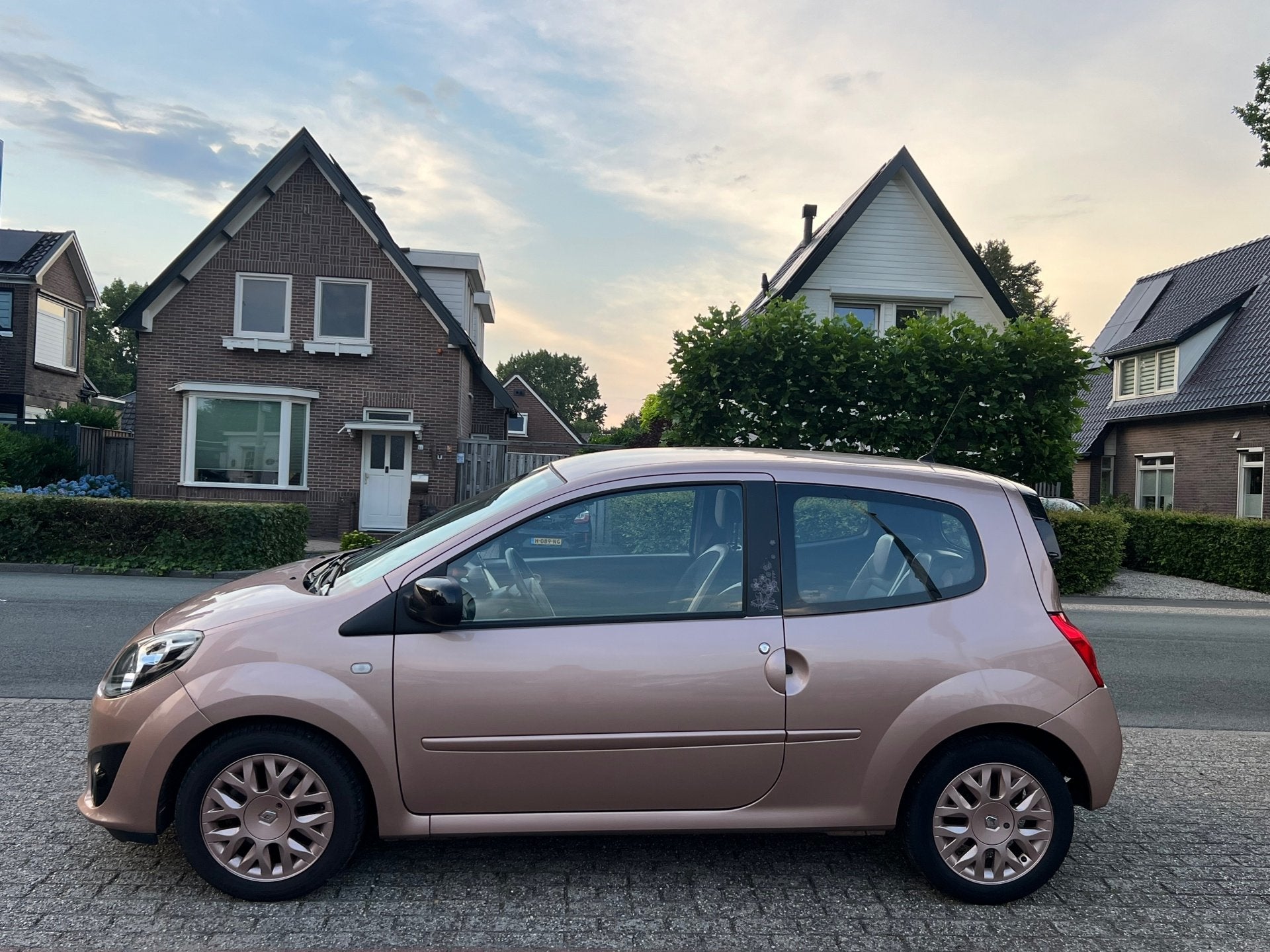Renault Twingo 1.2-16V Miss Sixty NL-AUTO-NAP, Twingo, Gebruikt, Zwart, 4 stoelen
