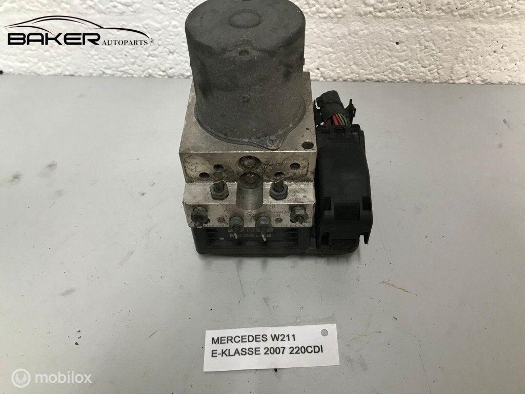 ABS pomp Mercedes E-klasse W211 ('02-'09) A2114312712, Gebruikt, Mercedes-Benz, Ophalen of Verzenden, Mercedes-Benz