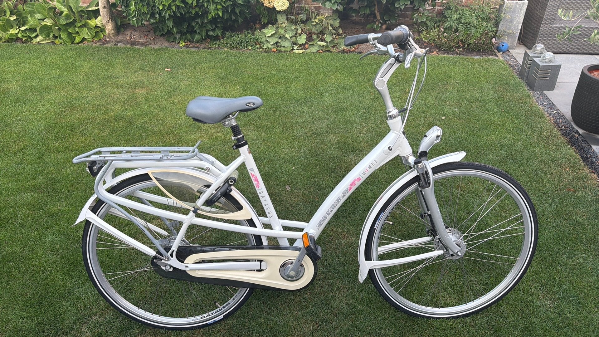 Batavus Mambo dames 53 ivoor wit 8 versnellingen, Ophalen, Versnellingen, Batavus, Trommelrem