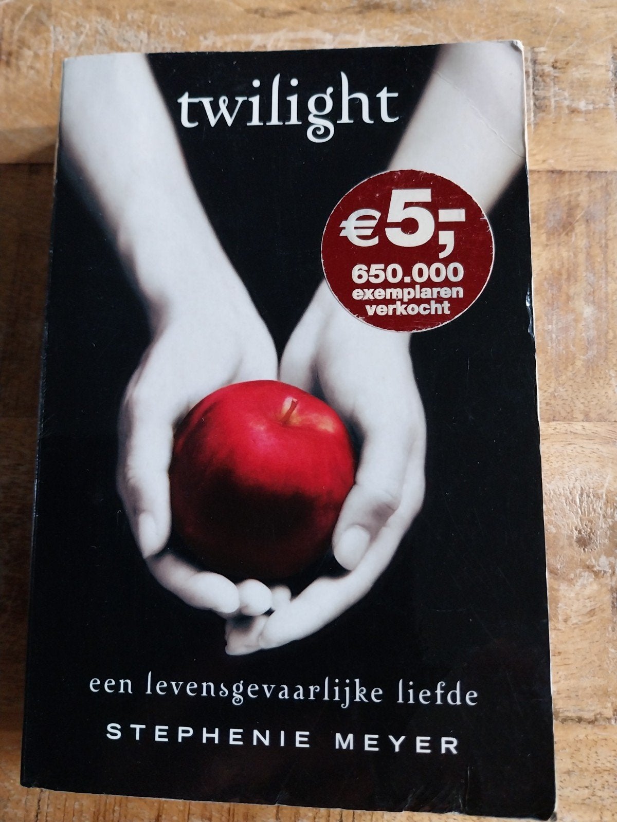 Twilight - Een levensgevaarlijke liefde (Stephenie Meyer), Ophalen of Verzenden, Gelezen, Stephenie Meyer, Nederland