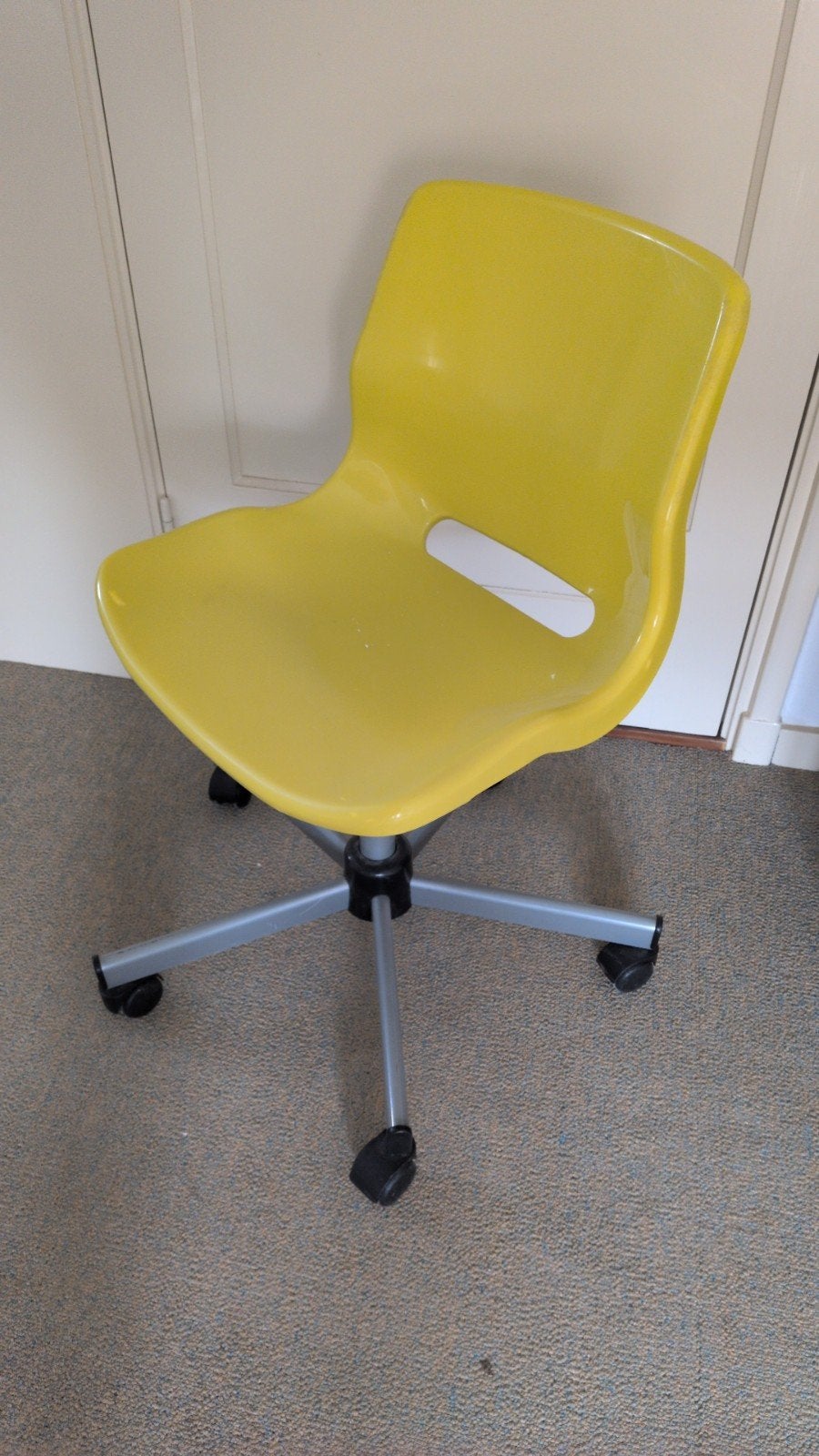 Gratis groene jaren 70  Ikea bureaustoel op wielen, Ophalen, Gebruikt, Geel, Bureaustoel