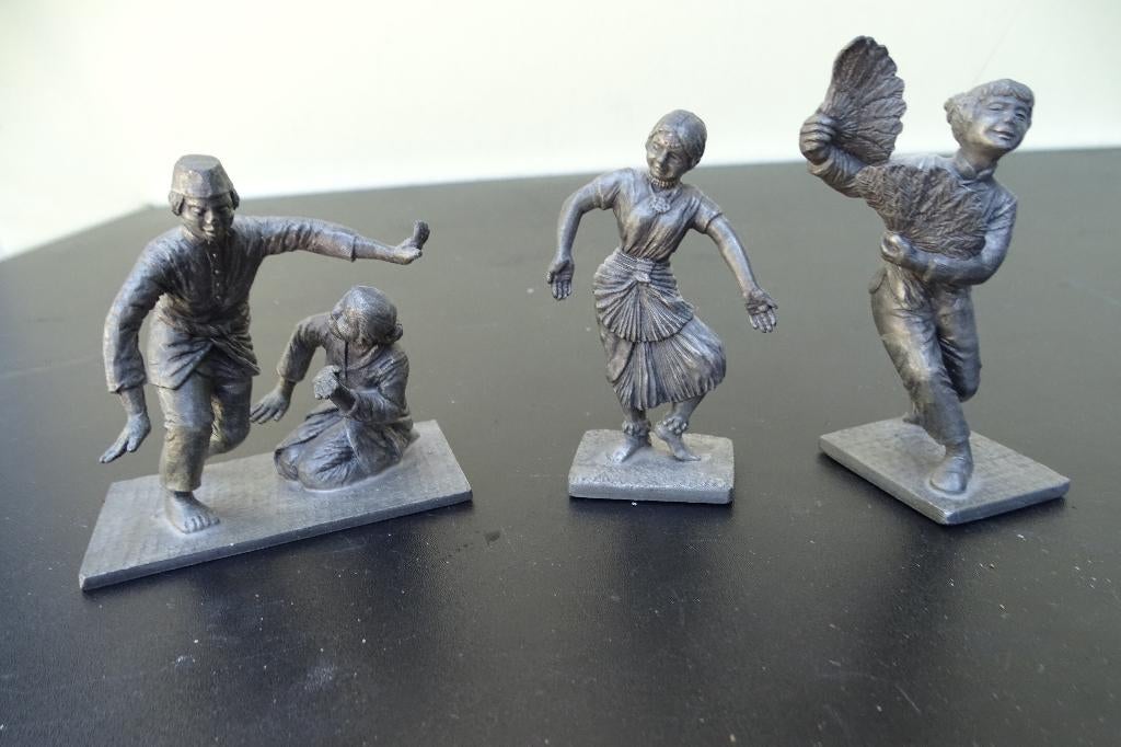 3 Tinnen beeldjes van dansers uit Azie, Verzamelen, Beelden en Beeldjes, Ophalen of Verzenden, Nieuw, Mens