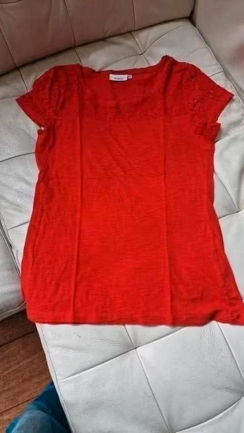 Rood kanten shirtje Yessica maat M, Kleding | Dames, T-shirts, Ophalen of Verzenden