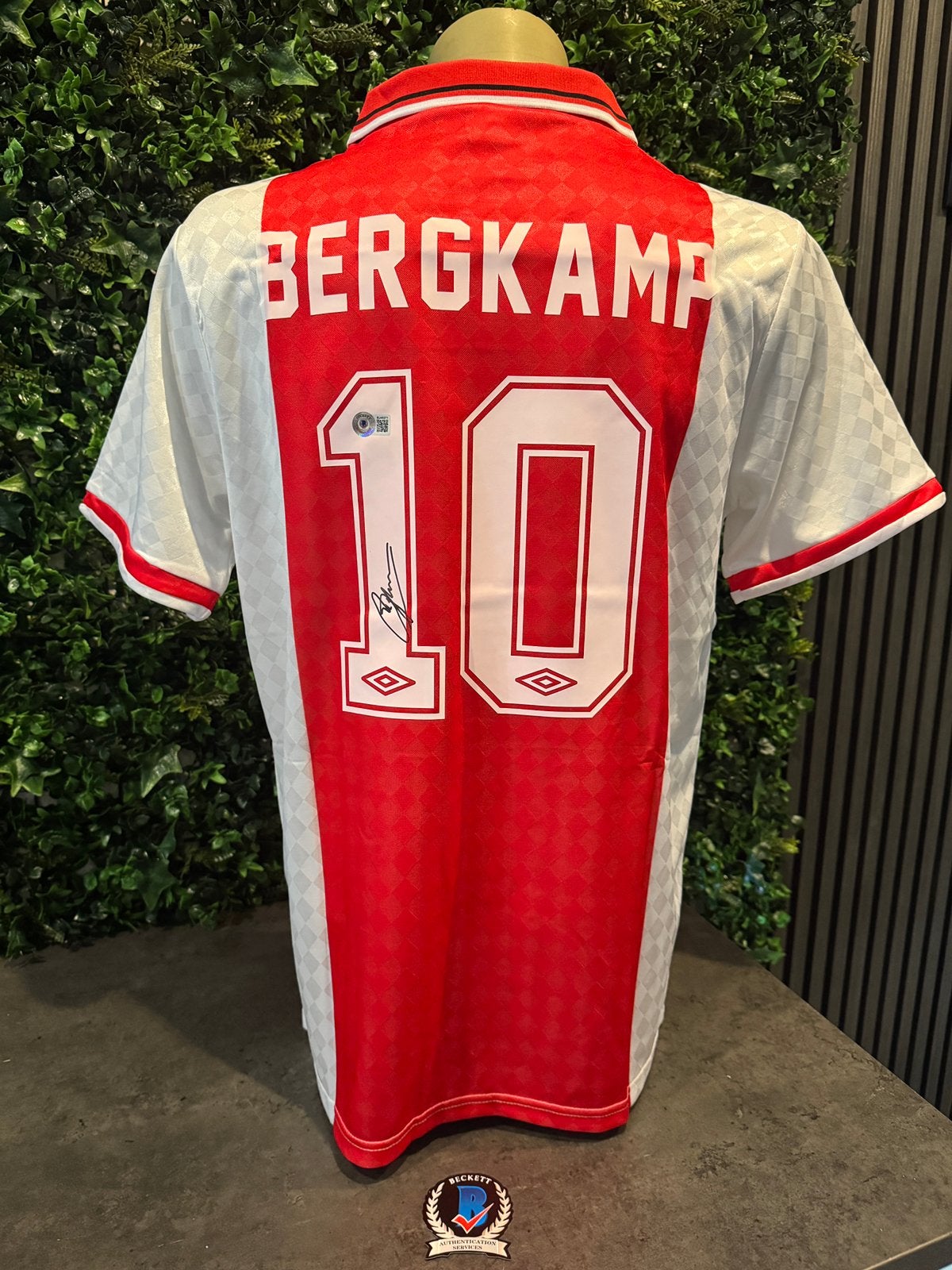 Dennis Bergkamp gesigneerd Ajax thuisshirt 1990 BECKETT COA, Maat L, Verzenden, Nieuw, Shirt