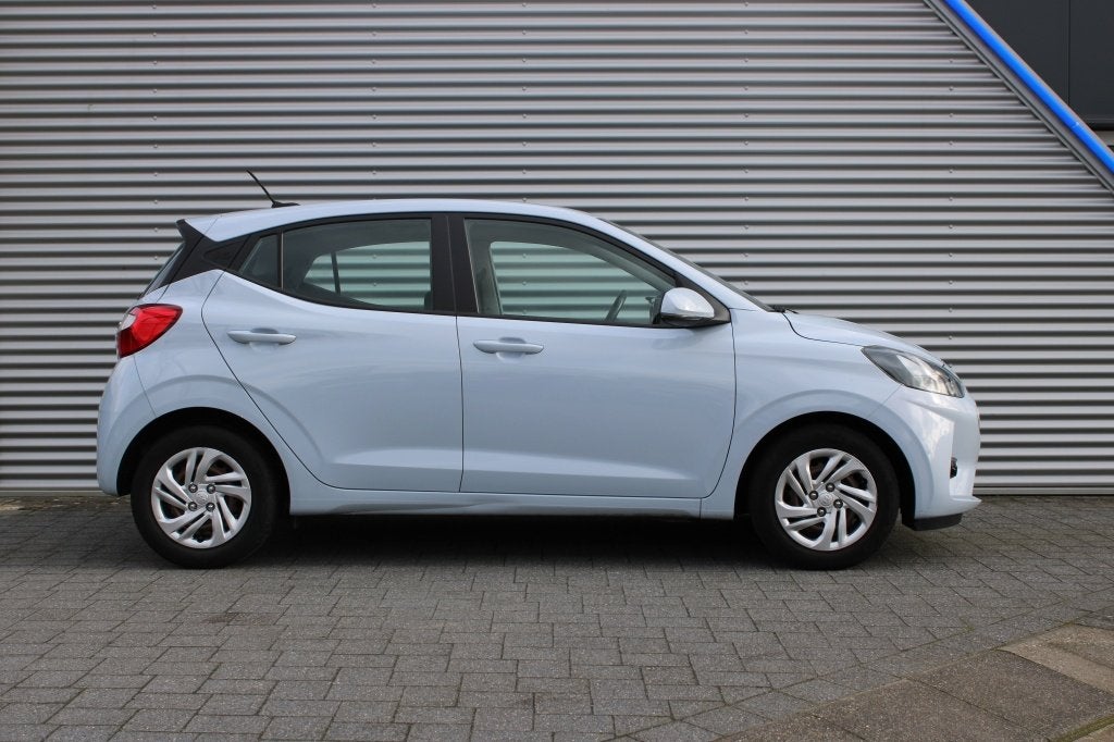 Hyundai i10 1.0 Comfort Smart | Navigatie | Camera | Cruise, Auto's, Stof, Gebruikt, 894 kg, Bedrijf