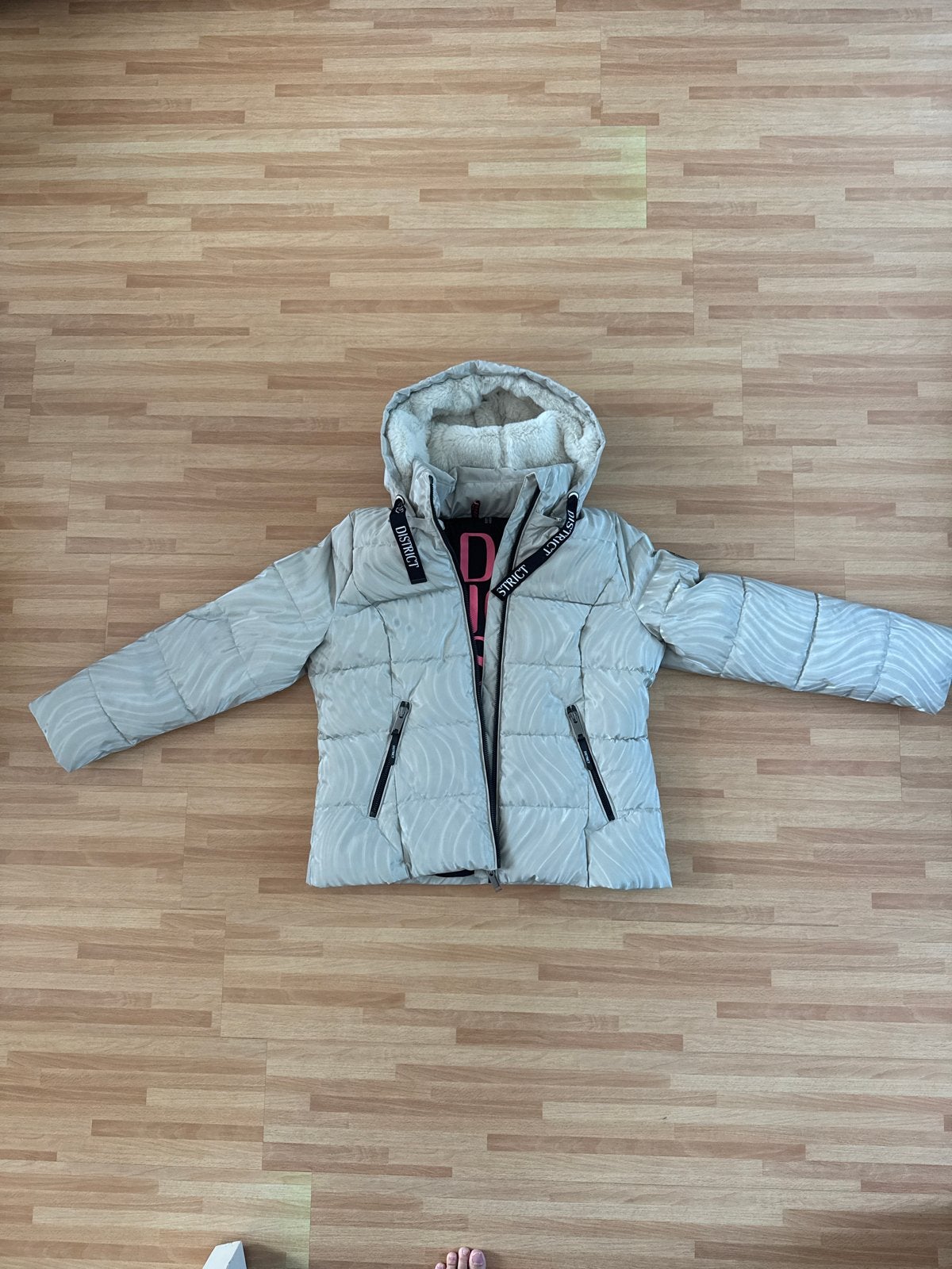 District winterjas met print en teddy voering, Ophalen of Verzenden, Nieuw, Maat 42/44 (L), Beige