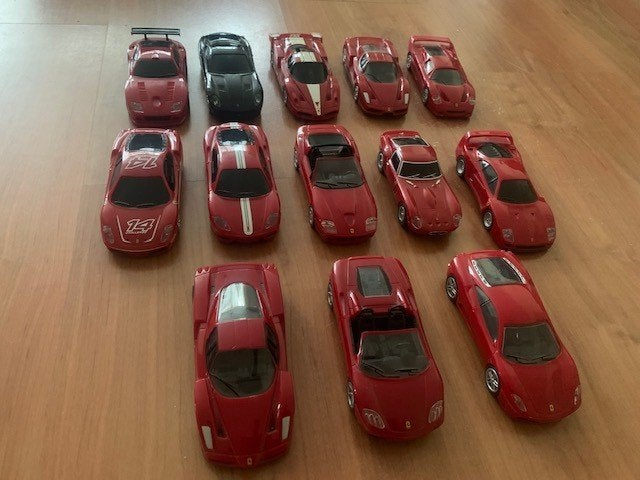 Ferrari modelauto's (14 stuks), Hobby en Vrije tijd, Modelauto's | Overige schalen, Ophalen of Verzenden, Zo goed als nieuw, Auto