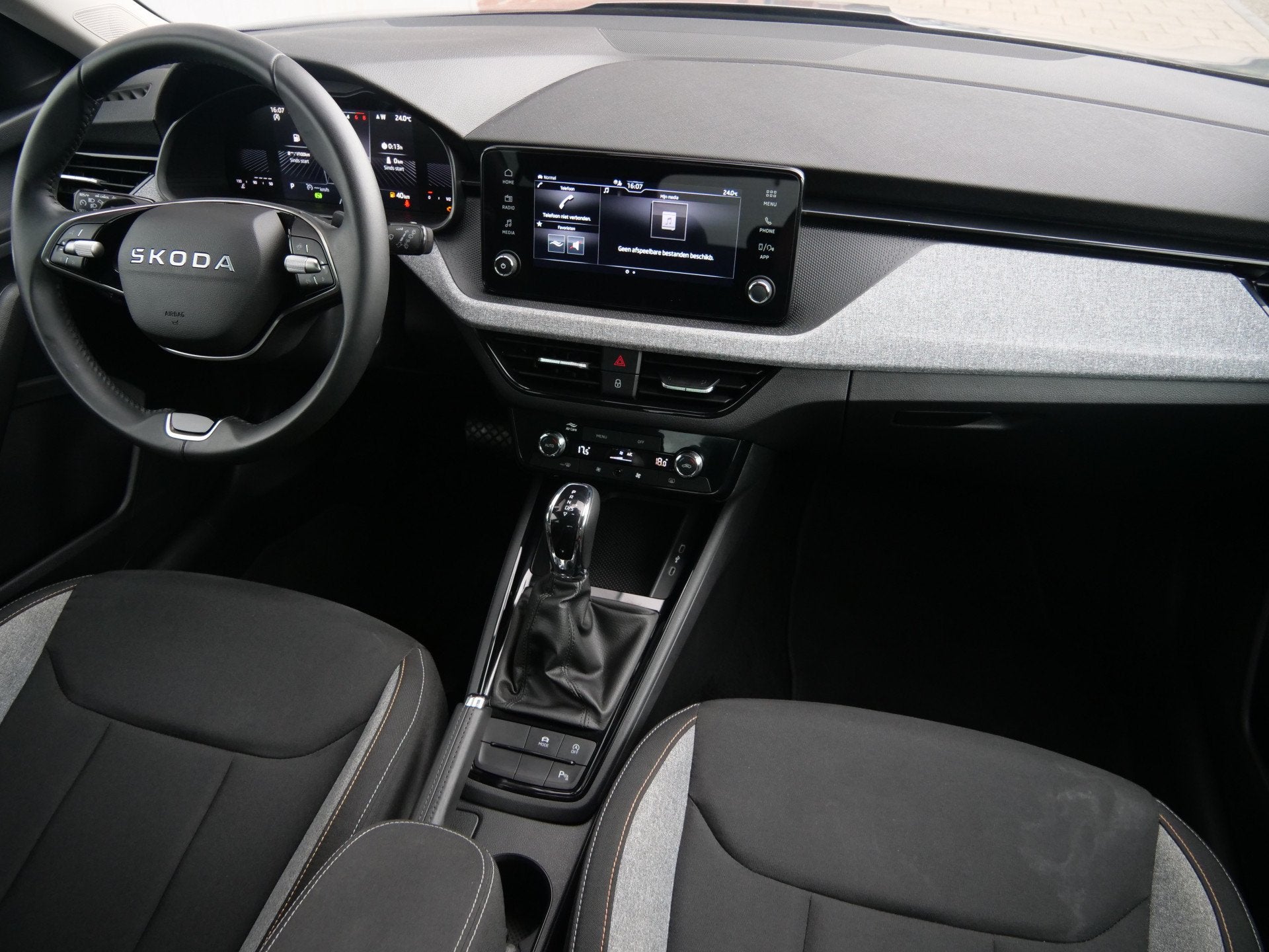 Skoda Kamiq 1.0 TSI Business Edition 116 Pk Automaat DAB / A, Auto's, Stof, 3 cilinders, Kamiq, SUV of Terreinwagen