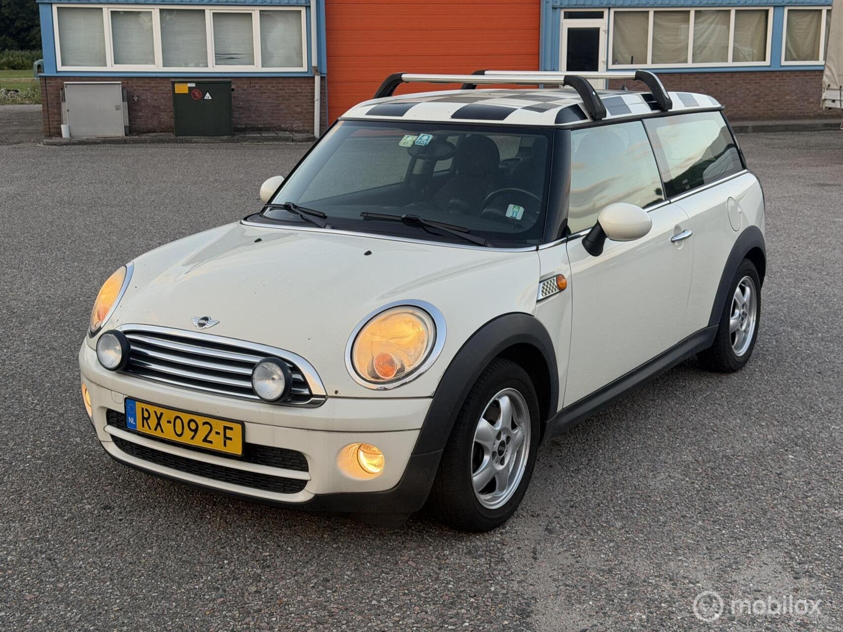 Mini Clubman 1.6 Cooper D / 90.828 km, Voorwielaandrijving, Gebruikt, 4 cilinders, 4 stoelen