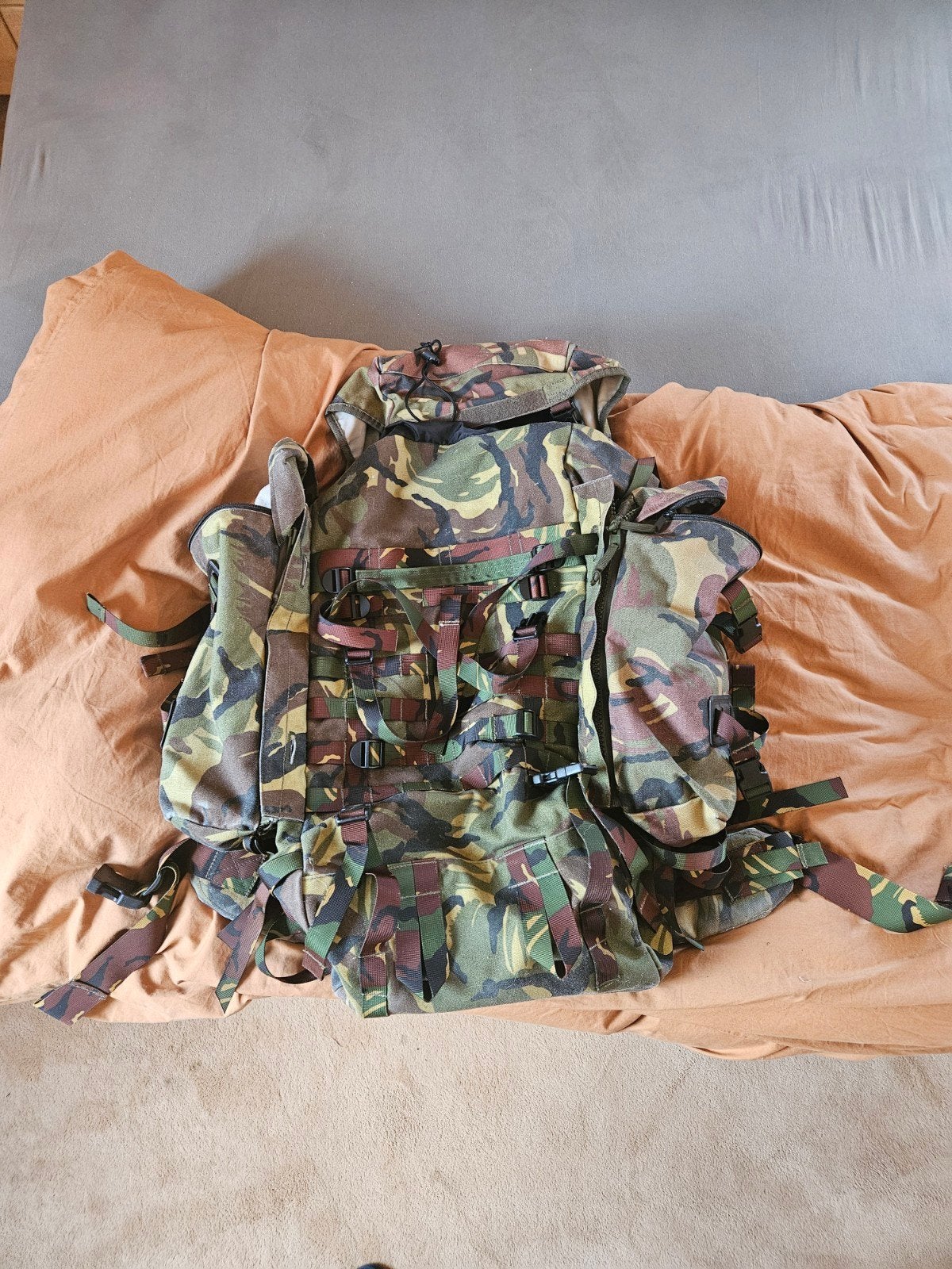 Camouflage Rugzak 60L met Daypacks - Ideaal voor Trekking, Overige merken, Gebruikt, Ophalen of Verzenden, Trekking