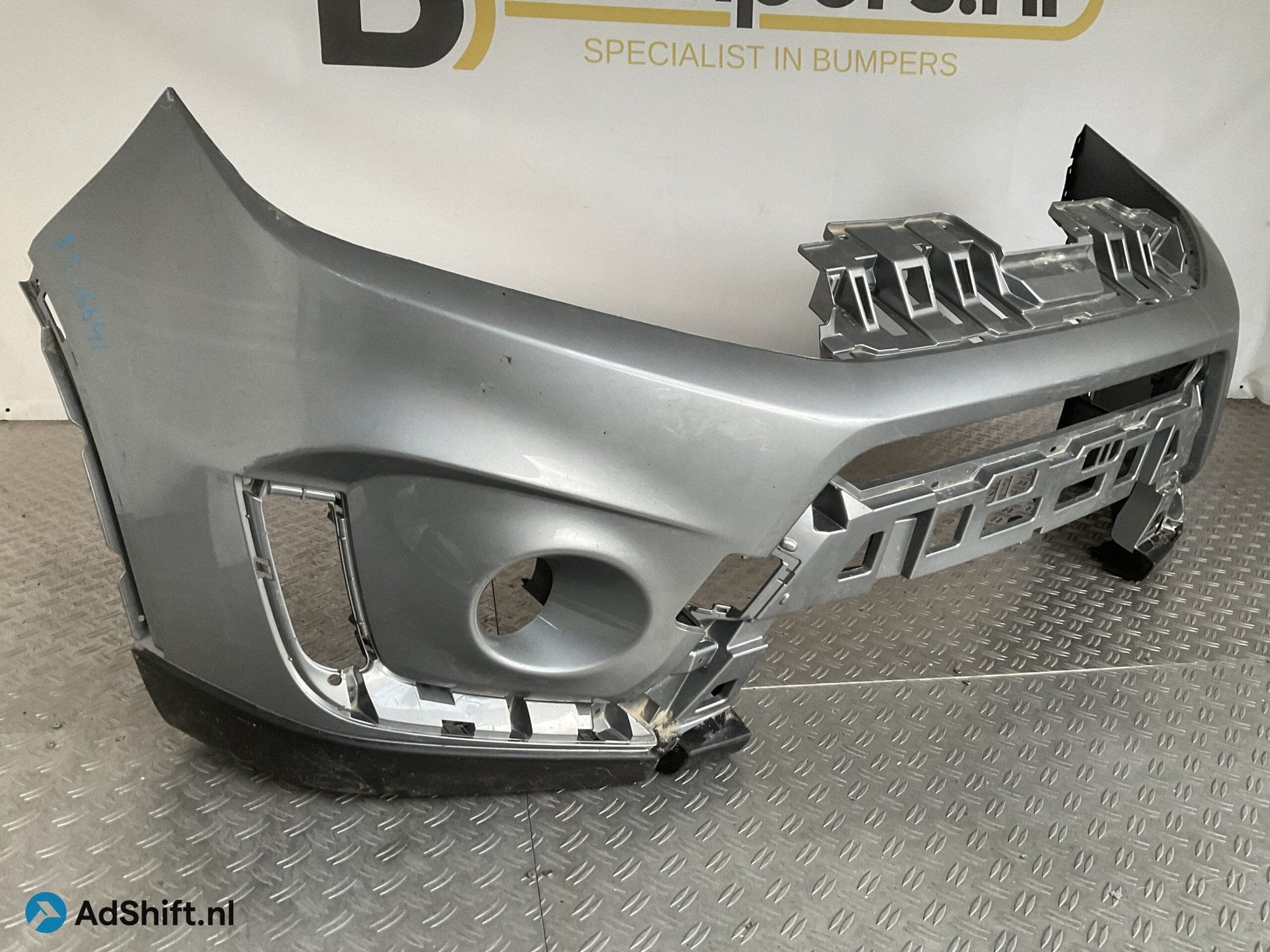 Bumper Suzuki Vitara Facelift 18- 71711-86R Voorbumper E5-16, Bumper