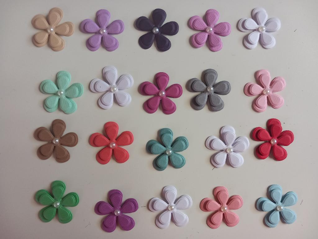 Set 985 eenmalige bloemen stansjes ( al geplakt ), Hobby en Vrije tijd, Kaarten | Zelfgemaakt, Ophalen of Verzenden, Nieuw, Fantasie