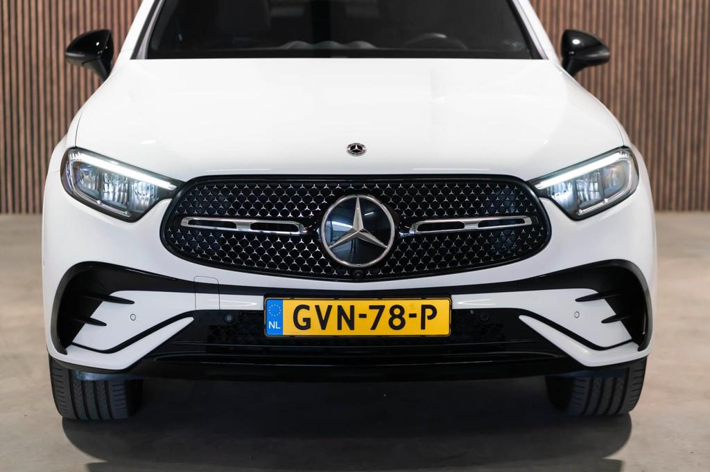Mercedes-Benz GLC-klasse Coupé 300e 4MATIC AMG Line PANO LE, Auto's, Mercedes-Benz, Automaat, 2240 kg, 2000 kg, Wit