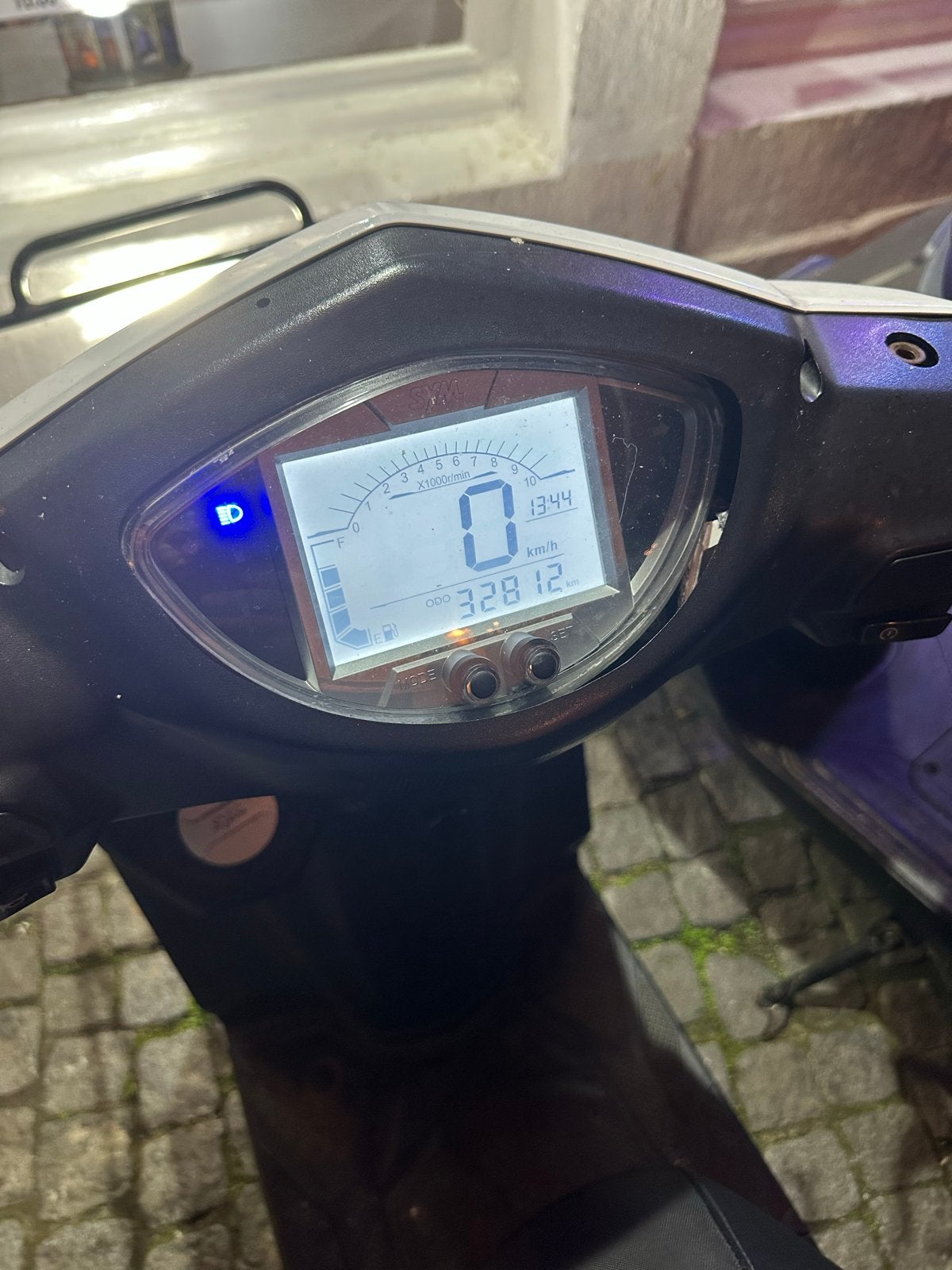 Witte XPro Scooter met Lage Kilometerstand en Bezorgbox, Fietsen en Brommers, Ophalen, Gebruikt, Maximaal 45 km/u, Benzine