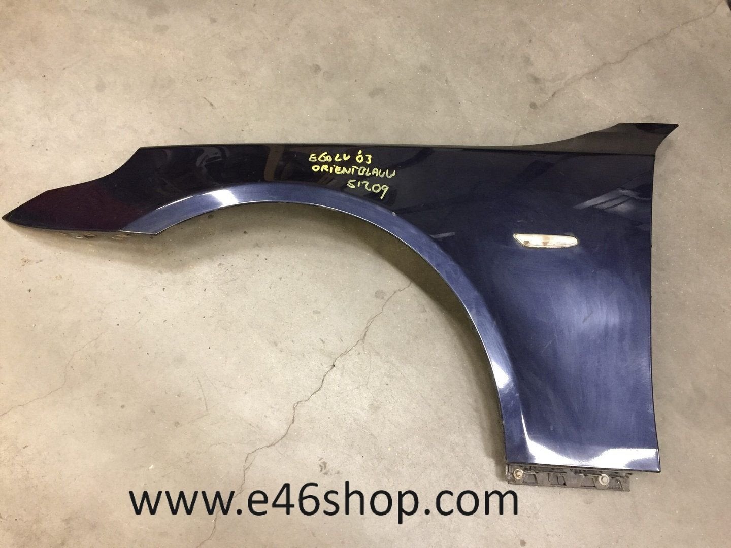 Voorscherm Spatbord BMW E60 E61 linksvoor Orientblau, Gebruikt, -, -, Ophalen of Verzenden