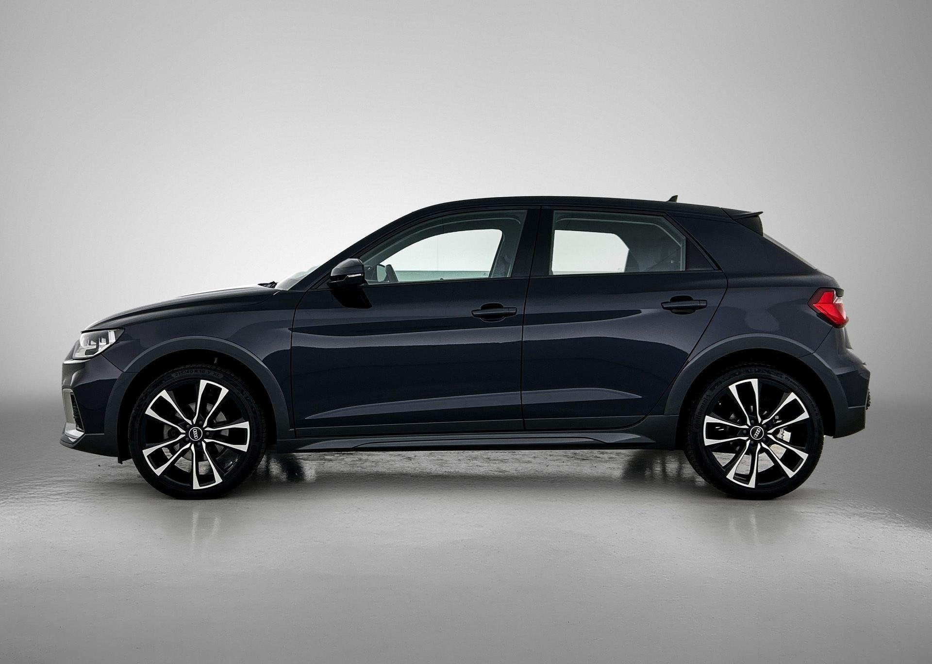 Audi A1 citycarver 30 TFSI Advanced Edition 110 PK | Navigat, Voorwielaandrijving, 12 maanden, Stof, Blauw
