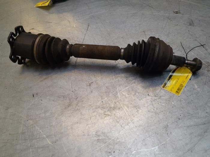 Aandrijfas links-voor van een Volkswagen Golf, Gebruikt, -, Volkswagen, -