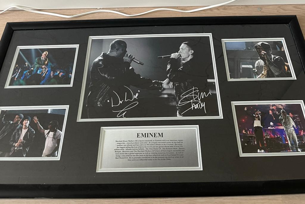 Eminem gesigneerd ingelijst kunstwerk met foto's, Verzamelen, Muziek, Artiesten en Beroemdheden, Zo goed als nieuw, Poster, Artwork of Schilderij