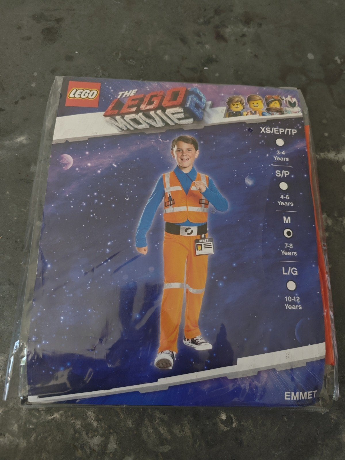 Lego Movie Emmet kostuum - Zo goed als nieuw, Kinderen en Baby's, Carnavalskleding en Verkleedspullen, Ophalen of Verzenden