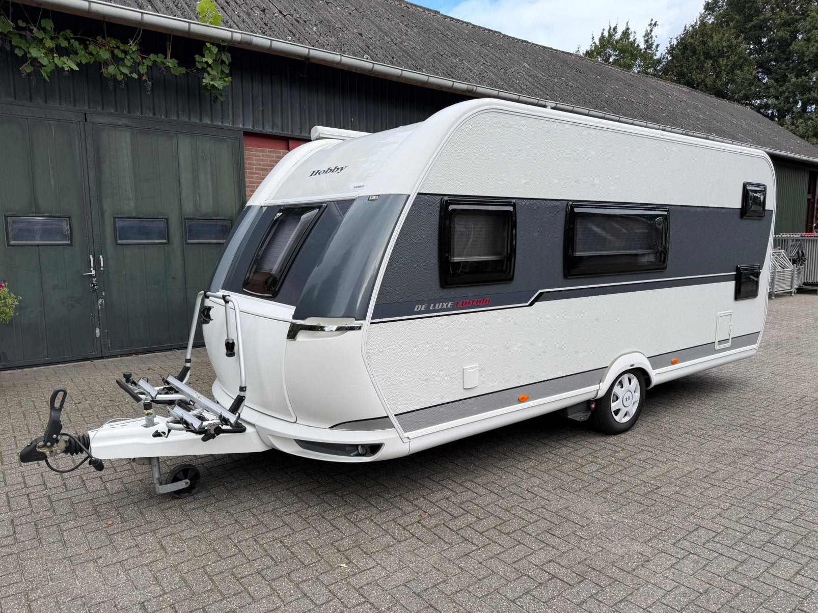 Hobby 490 KMF Airco-Mover-Vaste Luifel-Voortent-Inventaris, Caravans en Kamperen, Hobby, Dwarsbed, Treinzit, 6 tot 7 meter