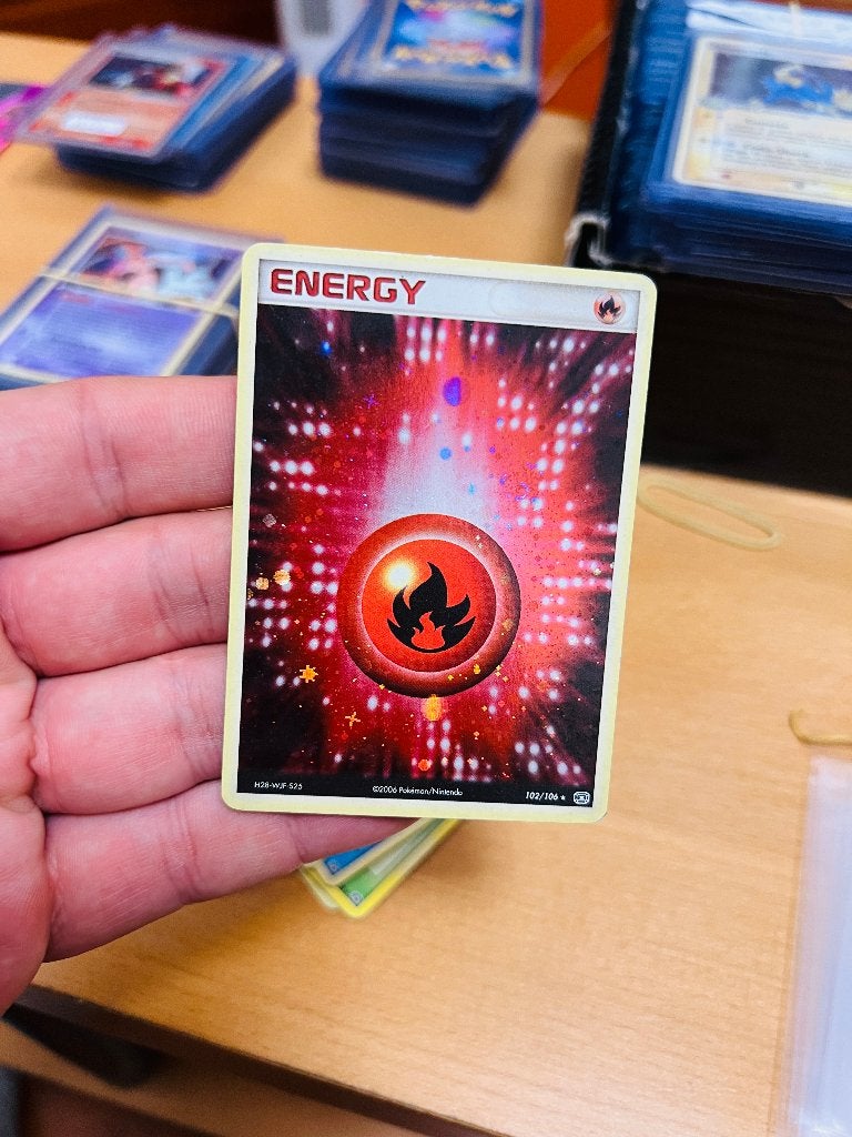 Fire Energy 102/106 Holo Ex Emerald Pokemon, Verzenden, Zo goed als nieuw, Losse kaart, Foil