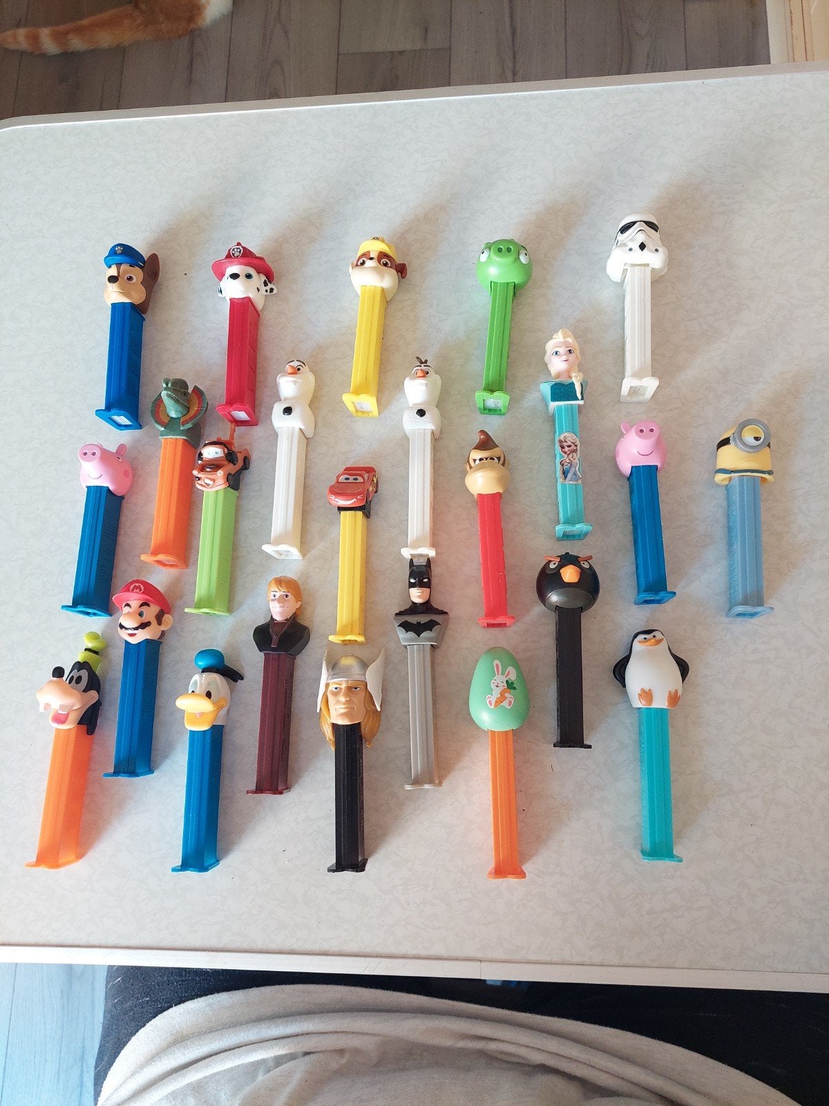 set van 24 Pez dispensers, snoep automaten. met veel Disney, Ophalen of Verzenden, Zo goed als nieuw