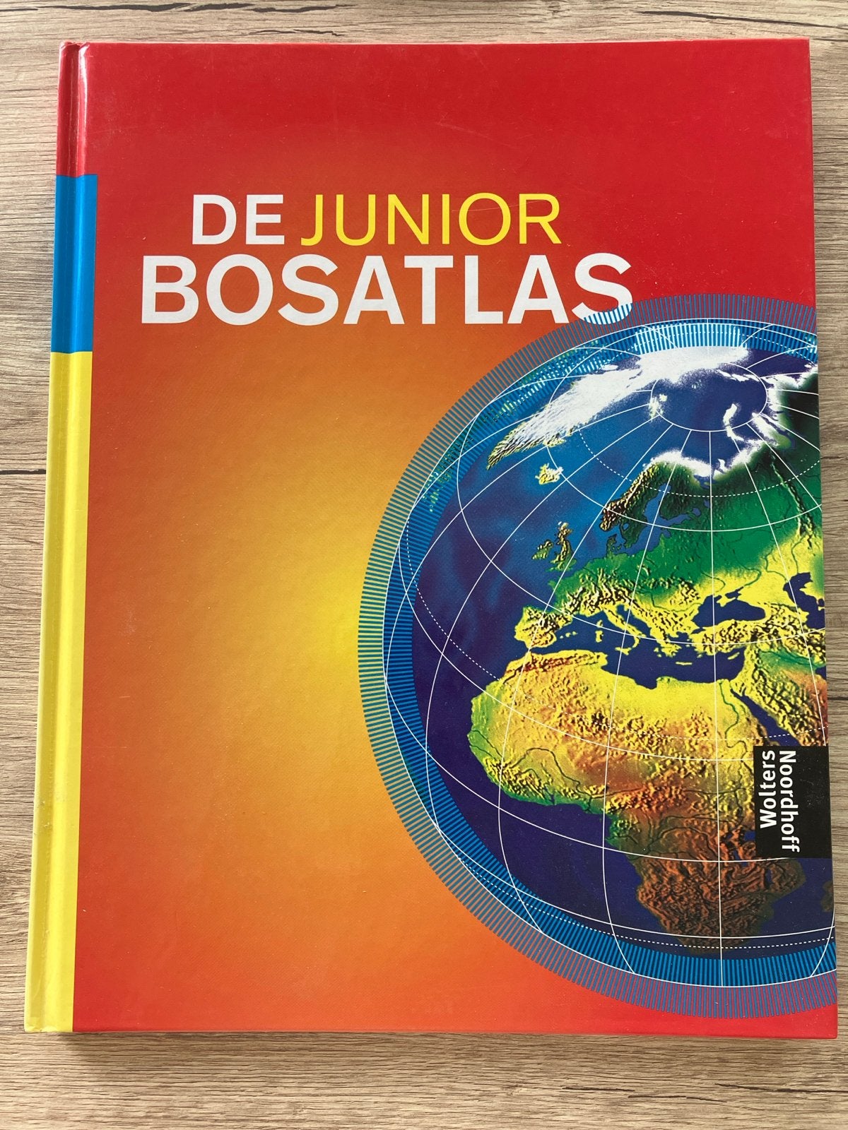 De Junior Bosatlas - 4e editie, Boeken, Atlassen en Landkaarten, Gelezen, Bosatlas, 2000 tot heden, Ophalen of Verzenden